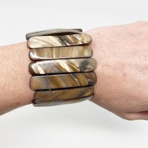 River Shell Stretch Bracelet